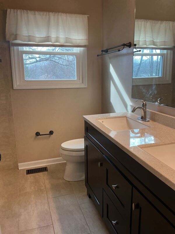 Building Photo - 1851 Foxhollow Dr