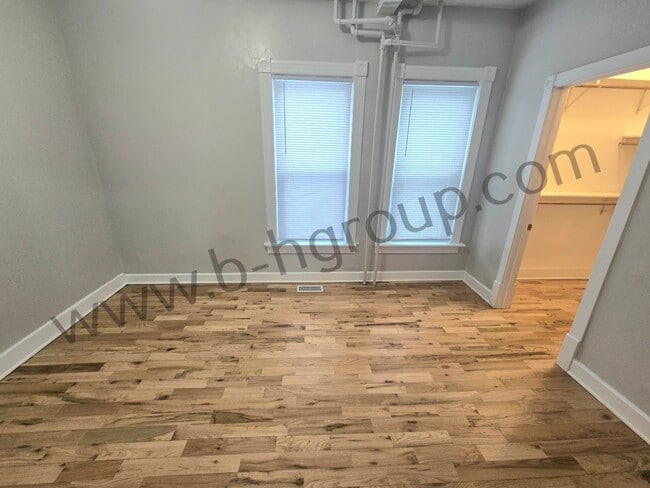 Building Photo - 1925 53rd St