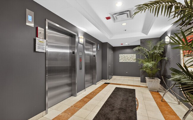 Building Photo - 1212 N Wells St