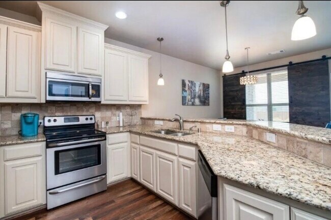 Building Photo - 607 Mallard Dr