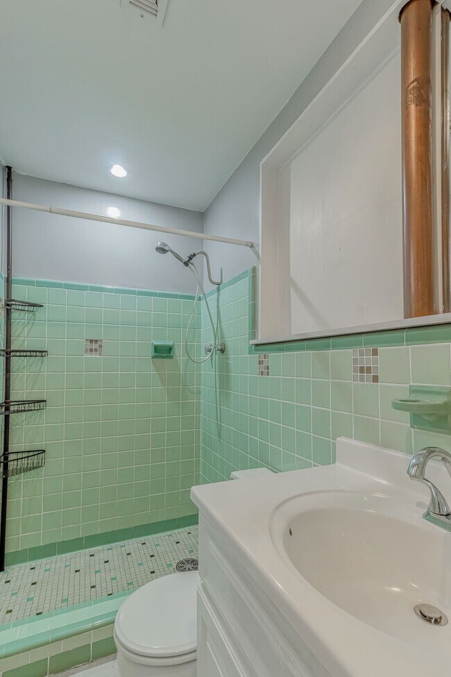 Building Photo - 1452 Birthright St