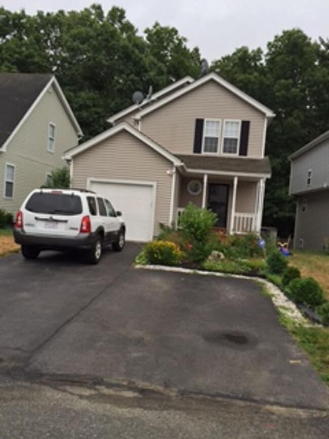 Building Photo - Beautiful 4 Bedroom house in Marlborough!