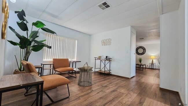 Building Photo - 10584 E Amber Dr
