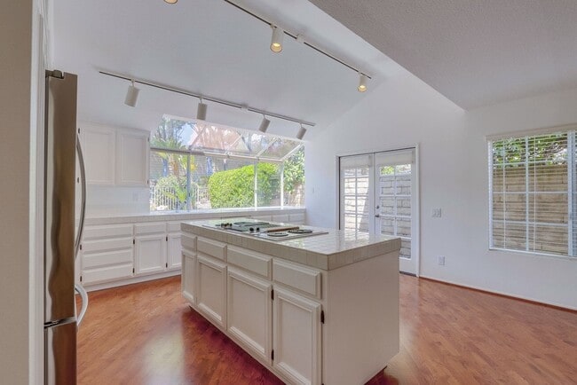 Building Photo - 26721 Sierra Vista