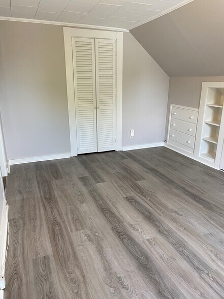 Bedroom or Living Rm - 36 Stone St