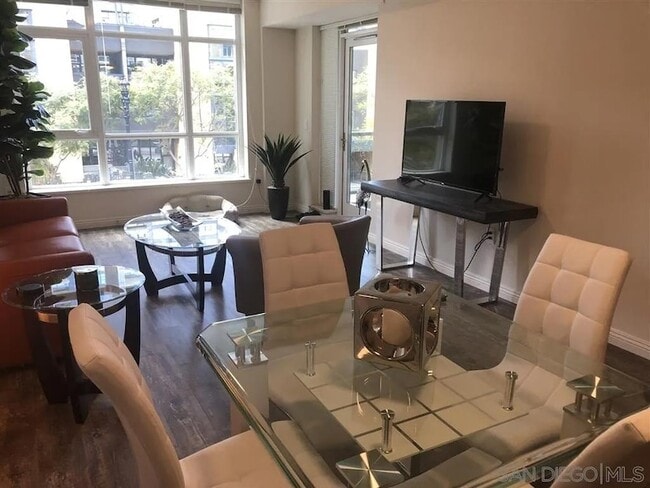 Building Photo - 1431 Pacific Hwy