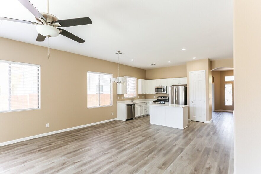 Building Photo - 5037 W Nancy Ln