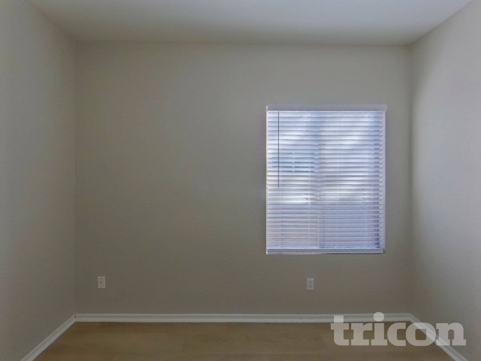 Building Photo - 6934 W Sophie Ln