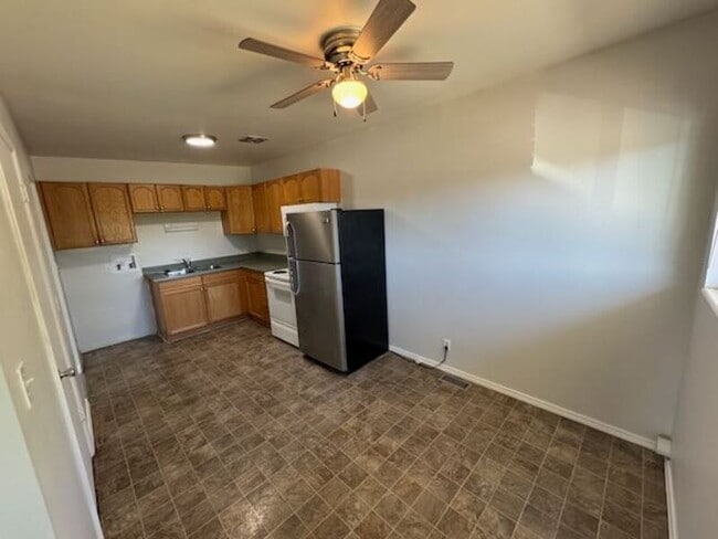 Building Photo - 2596 Robin Rd