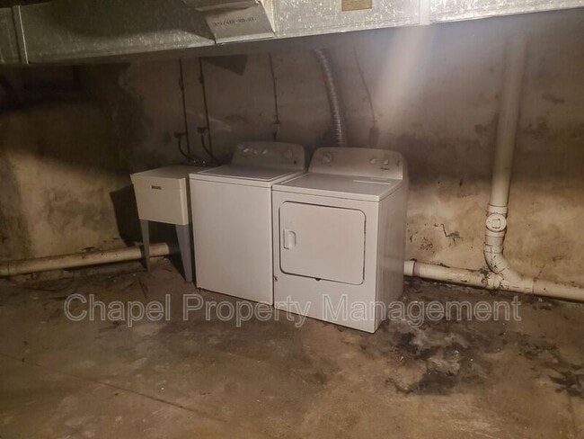 Building Photo - 517 N Wanamaker St