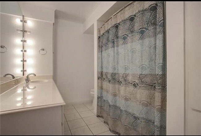 Bathroom - 3005 Tanglewood Park W