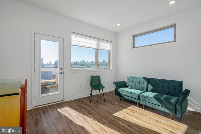 Building Photo - 3101 Riseview Ln