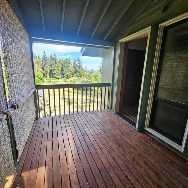 Building Photo - Private Bainbridge Island Retreat with Acreage & Modern Comforts