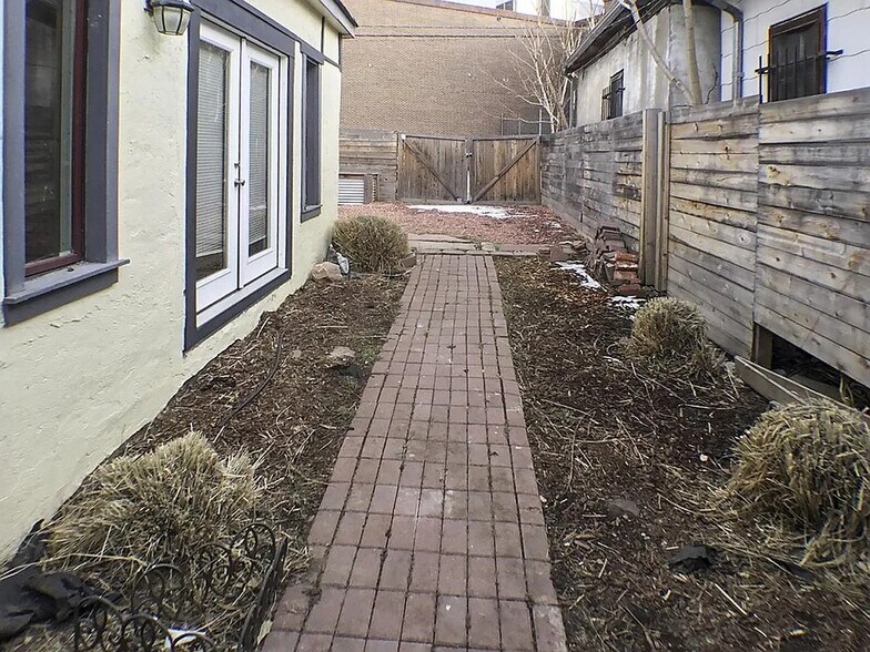 Building Photo - 2818 Welton St