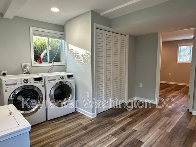 Building Photo - 311 Lourdes Dr