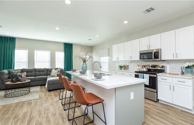 Building Photo - 3833 McKinley St