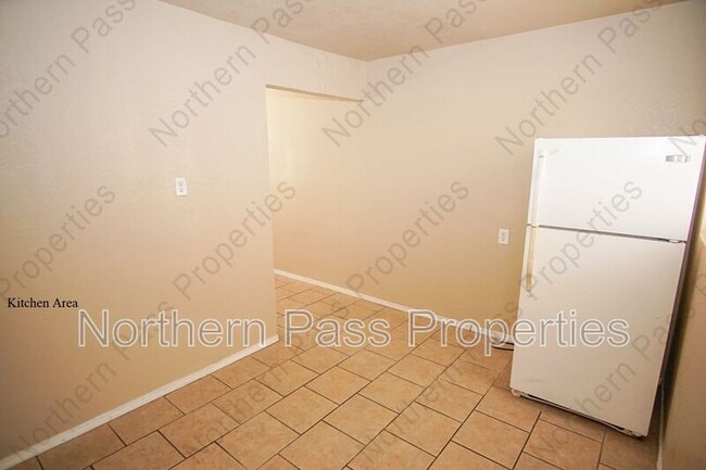 Building Photo - 8612 Lawson St