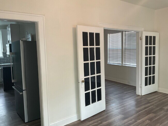 Building Photo - 1 Bedroom Close to SAC/Alamo Heights