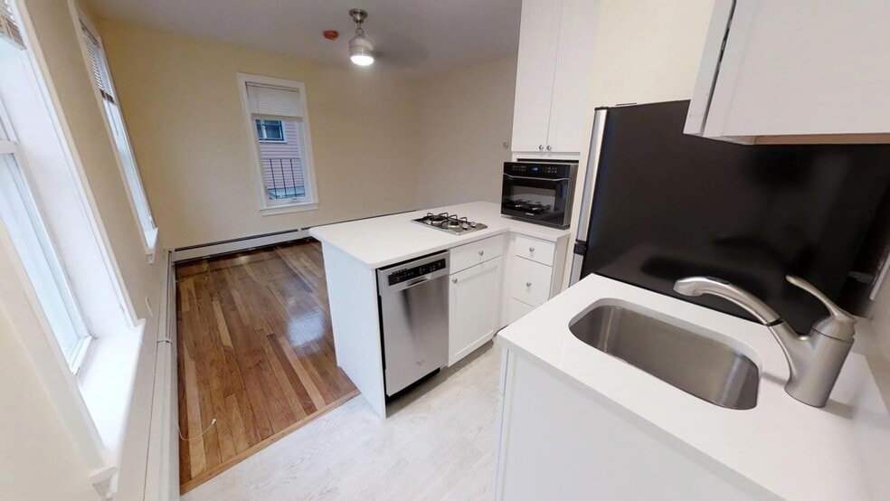 Building Photo - 65 Walden St