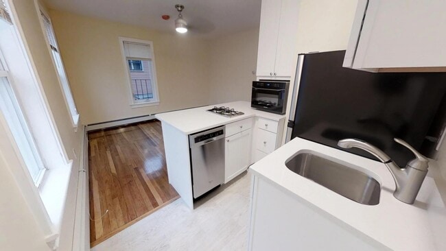 Building Photo - 65 Walden St