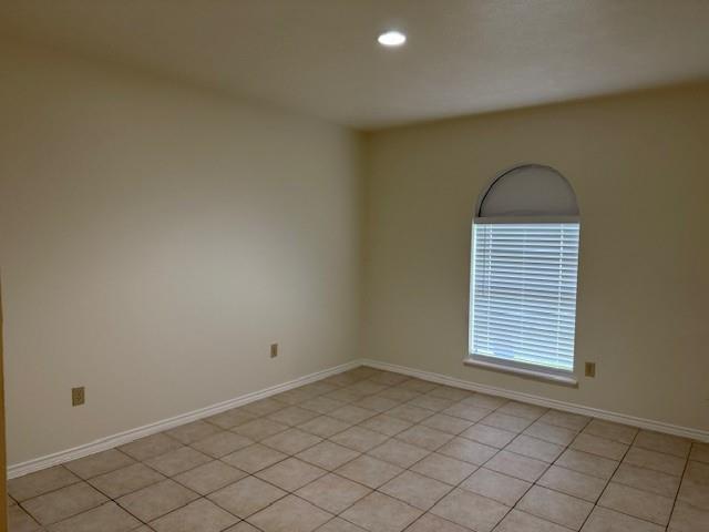 Building Photo - 3011 Meadowview Dr