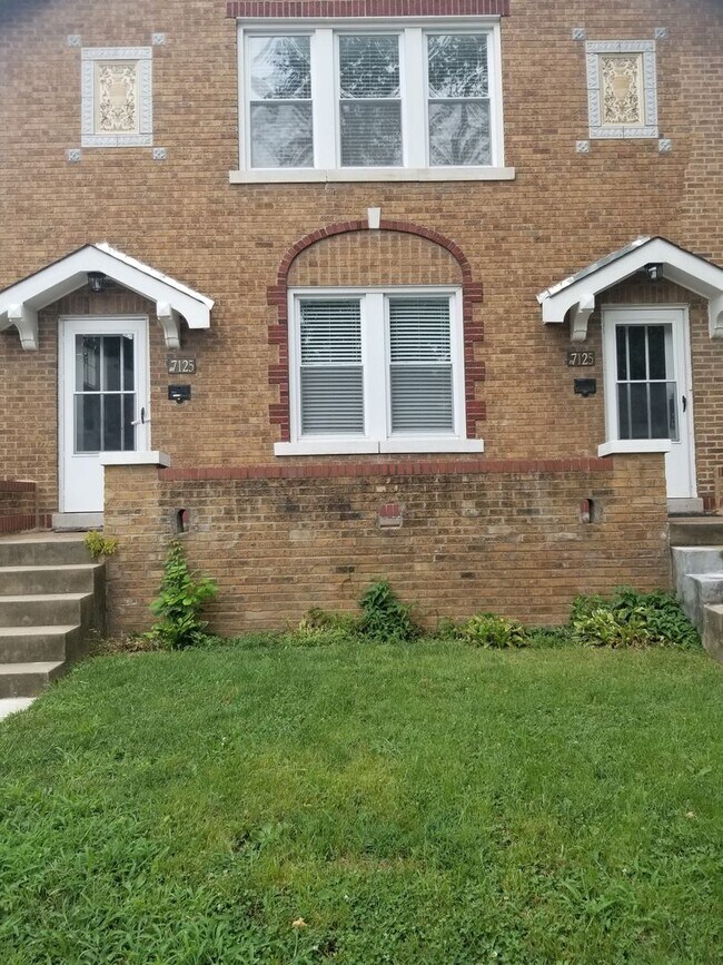 Building Photo - 7125 Tulane Ave