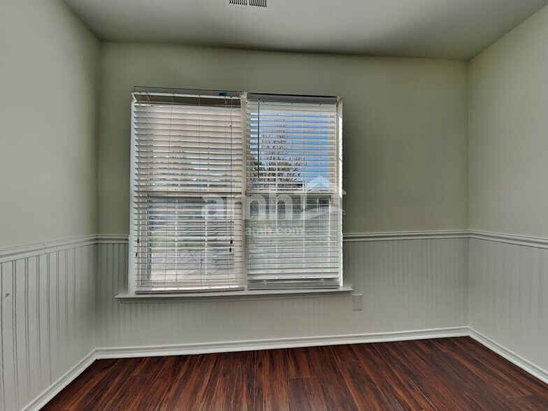 Building Photo - 6325 Elderslie Dr