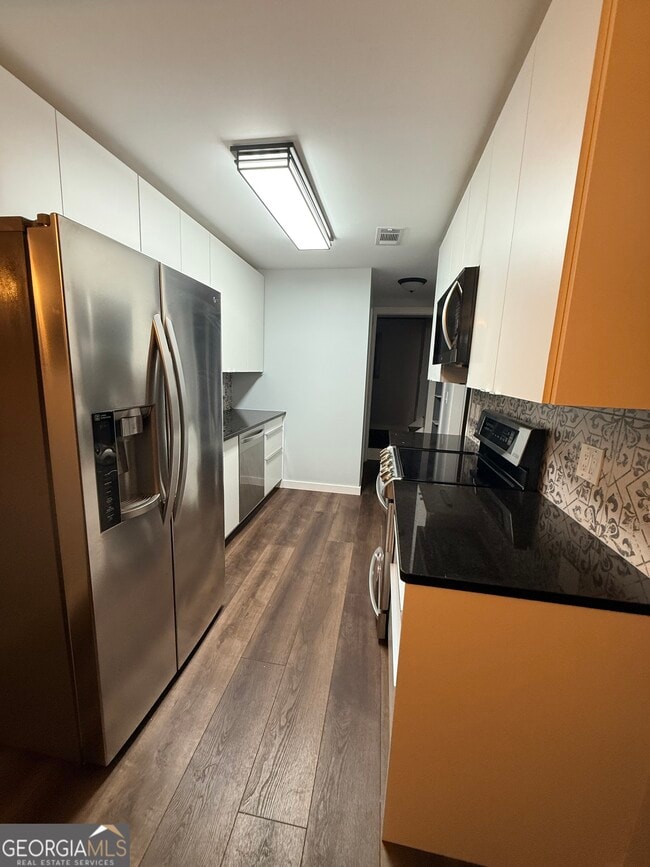 Building Photo - 162 Twiggs Cor