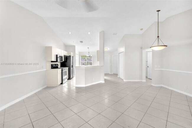 Building Photo - 1617 Zenith Way
