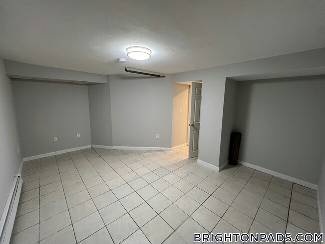 Building Photo - 72 Nonantum St