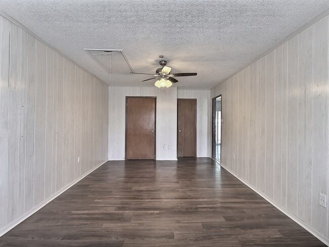 Building Photo - 108 Quail Valley Dr