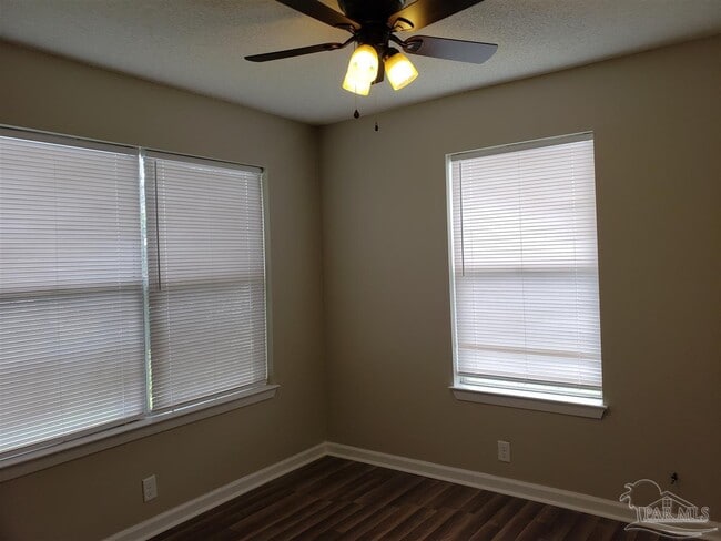 Building Photo - 345 S I St