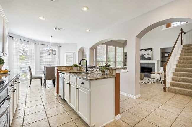 Building Photo - 7905 Purple Martin Way