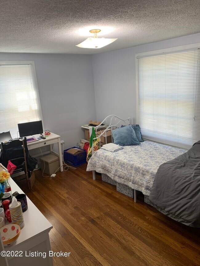 Building Photo - 501 Wallace Ave