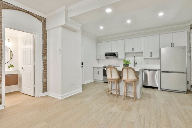 Building Photo - 685 Argonne Ave NE