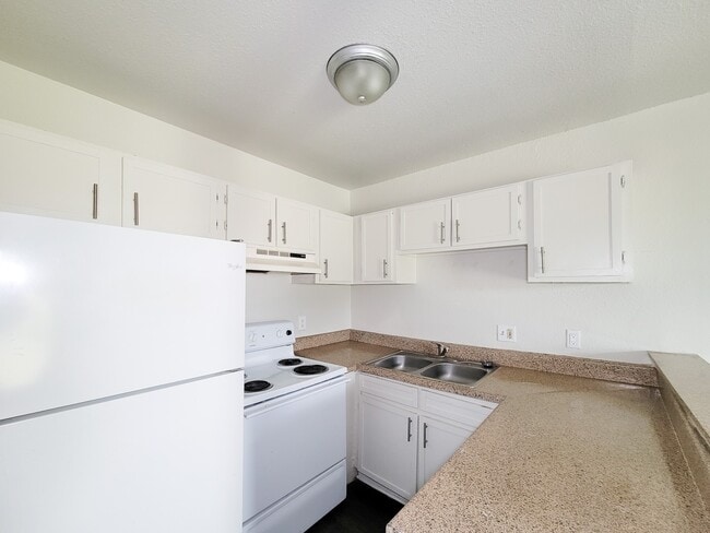 Building Photo - 101 Brookside Ln
