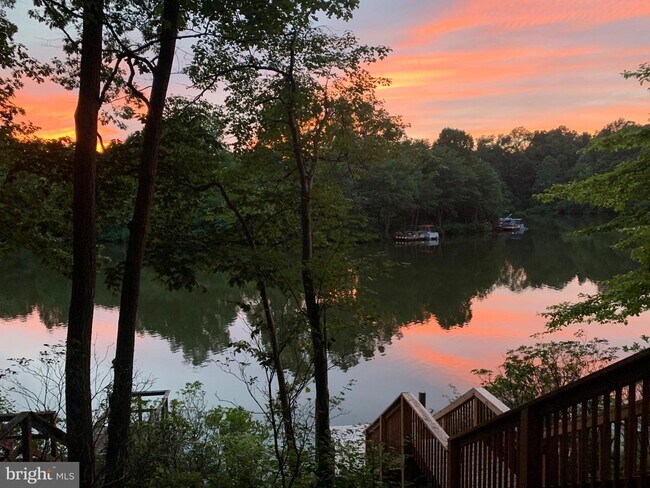 Building Photo - 15524 Royal Crescent Ct