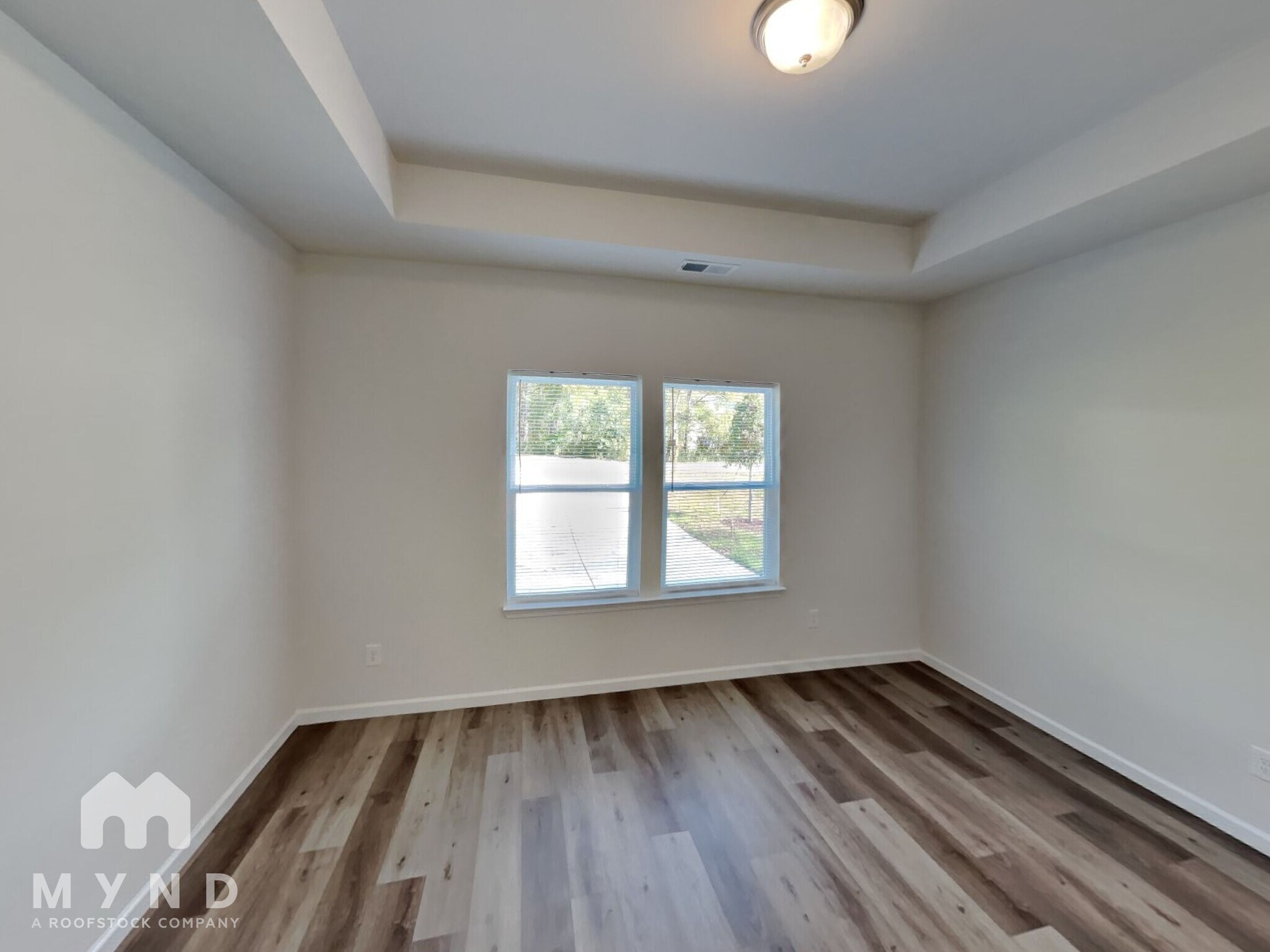 Building Photo - 218 E Boston Ave