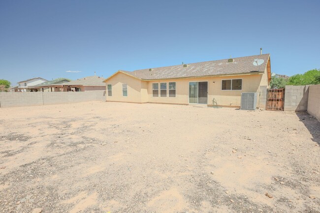 Building Photo - AVAILABLE NOW!! Tucson Mountain Village 3 ...