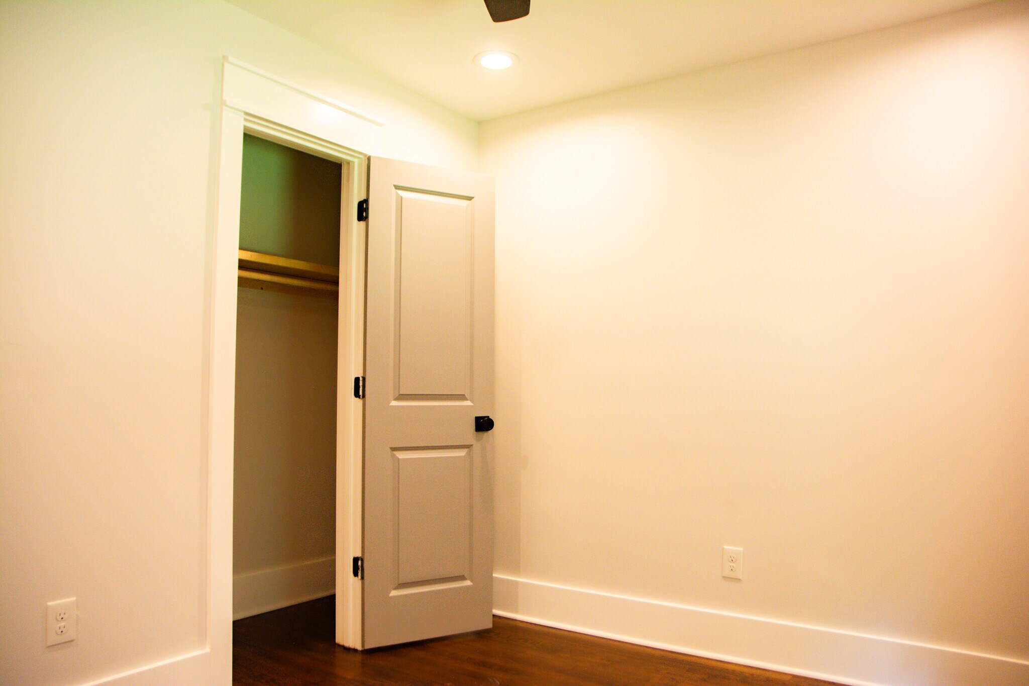 Building Photo - 3056 Cloverhurst Dr