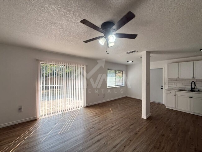 Building Photo - 4322 Las Cruces St