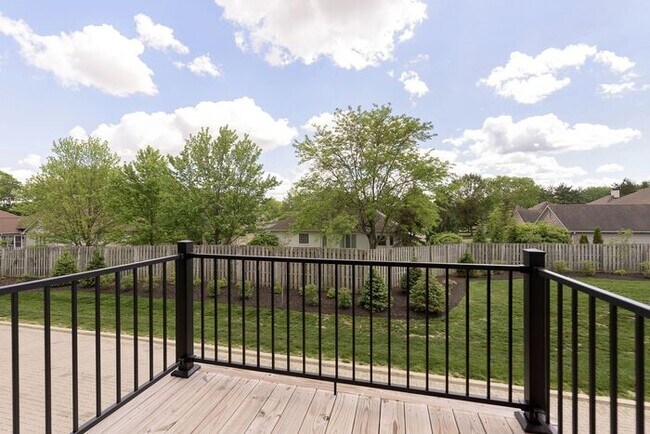 Building Photo - Gorgeous 3 Bedroom 2 Full/2 Half Bath Townhome in the Heart Of Carmel!