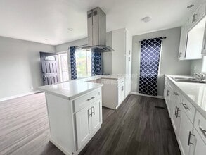 Building Photo - 3367 Walnut St