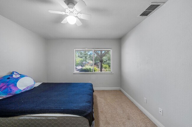 Building Photo - 4011 Prairie Falcon Dr