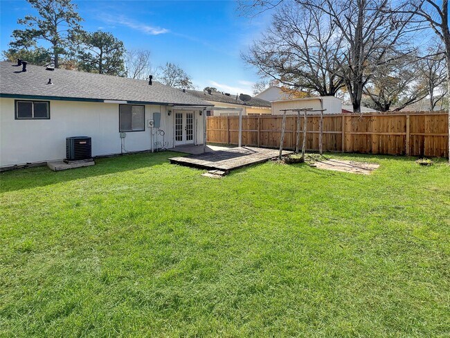 Building Photo - 15018 Cypress Green Dr