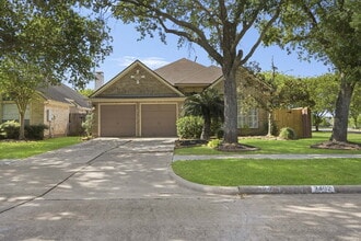 Building Photo - Peaceful Single-Story Home with Updated Flooring & Included Appliances