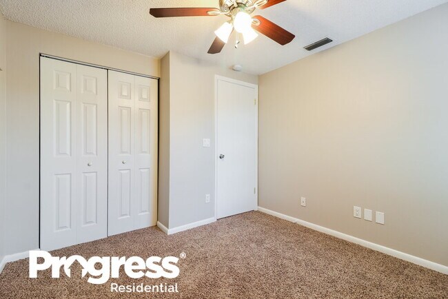 Building Photo - 2825 Cedaridge Dr