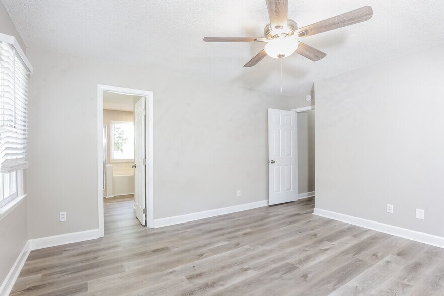 Building Photo - 5017 Royal Dornoch Dr