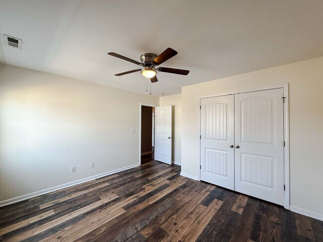 Building Photo - 164-1164 Ladden Ln