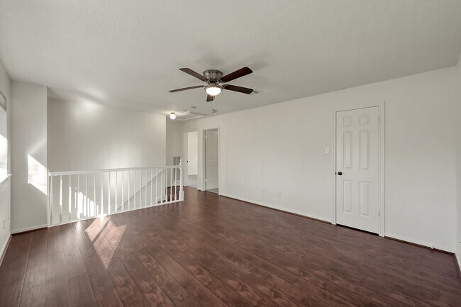 Building Photo - 23 Heathstone Pl